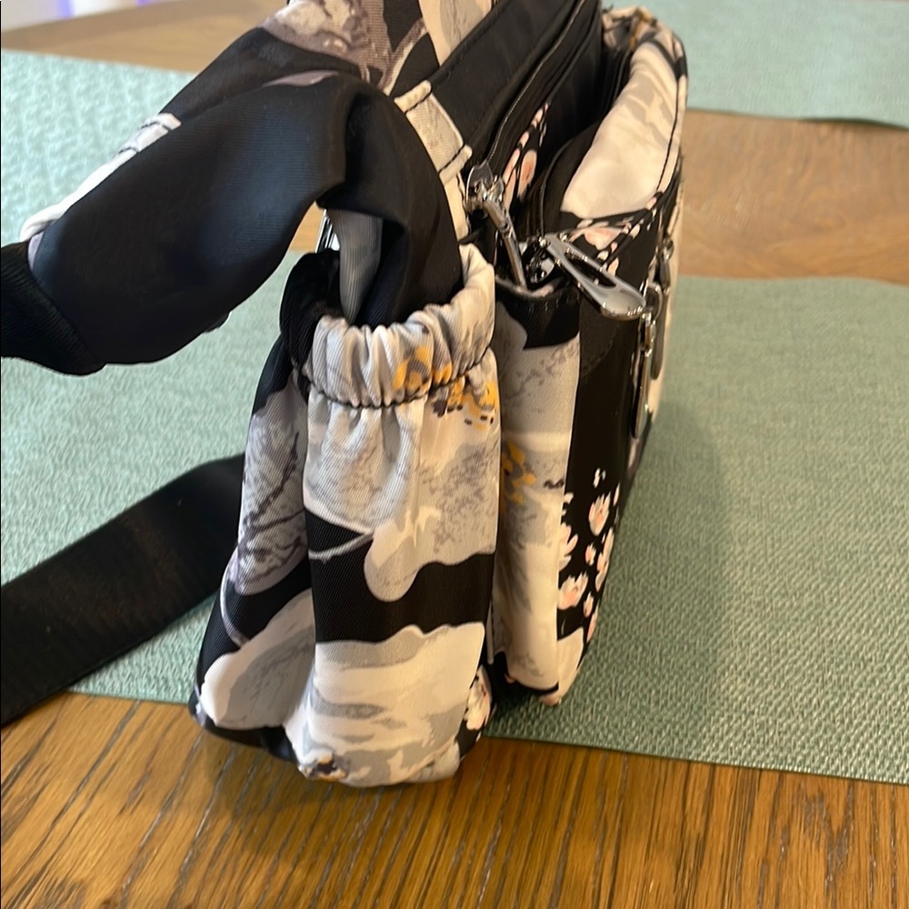 Floral Crossbody Bag - Picture 2 of 6